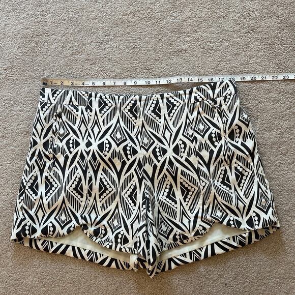 Anthropologie Cartonnier Pull On Lined Boho Print Shorts Size Large Black Cream - Picture 7 of 9